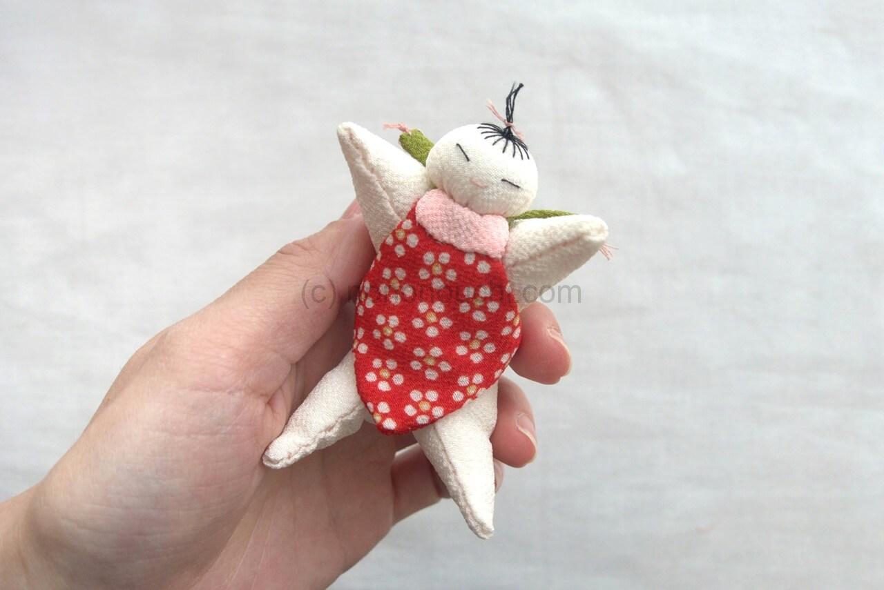 ひな祭りに向けて、つるし飾りを手作りしました。おしゃれな吊るし雛の